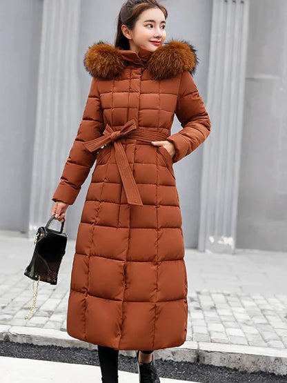 Elegante und bequeme lange Winterjacke von Adelei