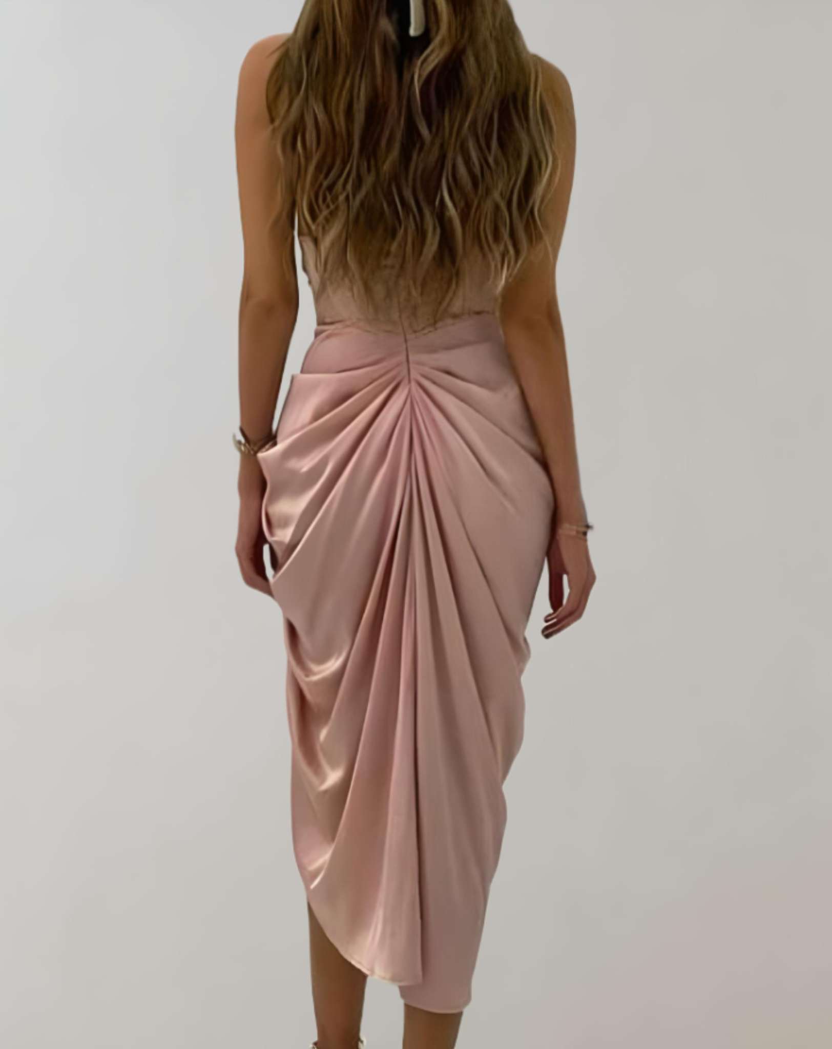Amaya - Rosafarbenes figurbetontes ärmelloses Kleid mit Faltendesign und hohem Schlitz Kleid