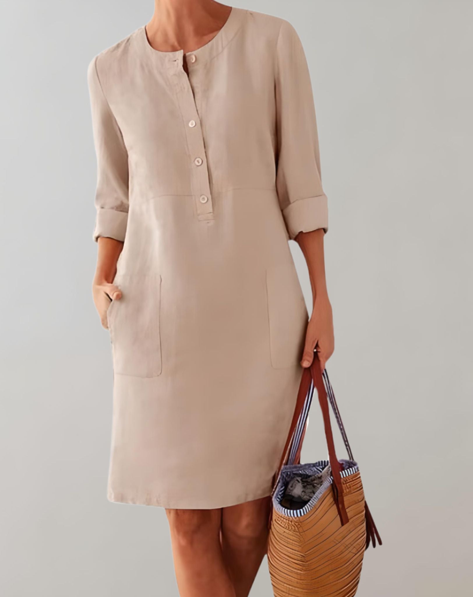 Marley -  Gut sitzendes Minikleid mit mittlerer Knopfleiste und langen Ärmeln Kleid
