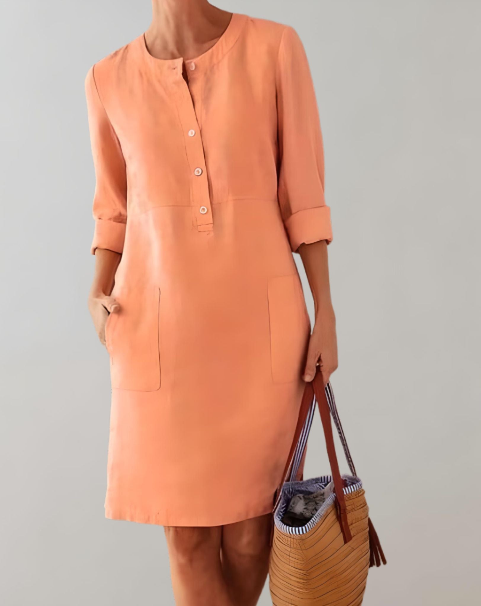 Marley -  Gut sitzendes Minikleid mit mittlerer Knopfleiste und langen Ärmeln Kleid