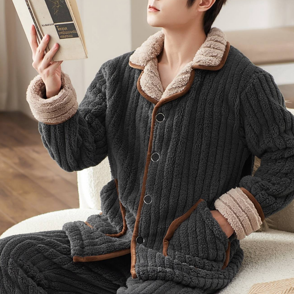 Atticus | Kuschelige Winterpyjama für Herren mit optimaler Wärme und Komfort
