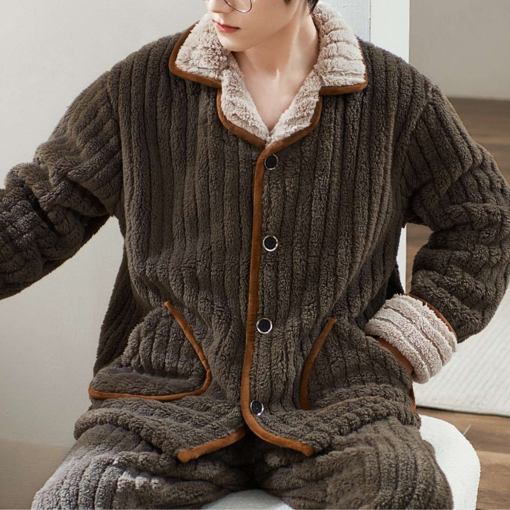 Atticus | Kuschelige Winterpyjama für Herren mit optimaler Wärme und Komfort