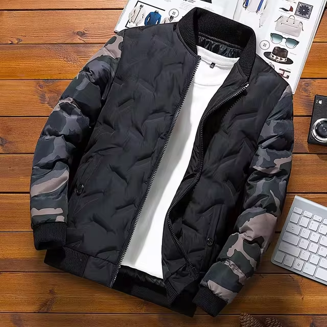 Norbert | Stilvolle Pufferjacke mit Camouflageärmeln