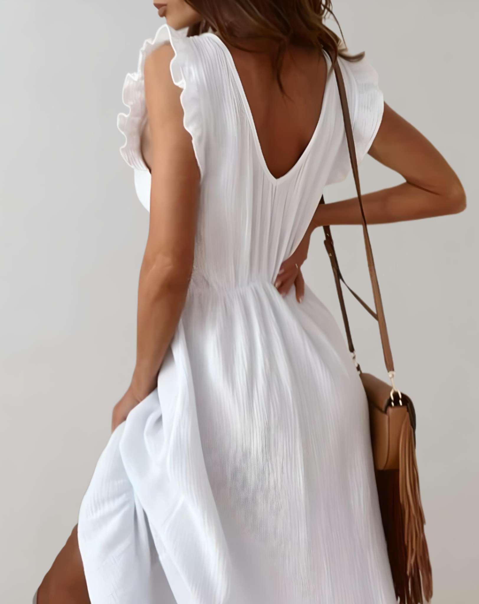 Pearl - Langes Kleid mit tiefem V Ausschnitt und tiefem Rücken und Rüschendesign Kleid