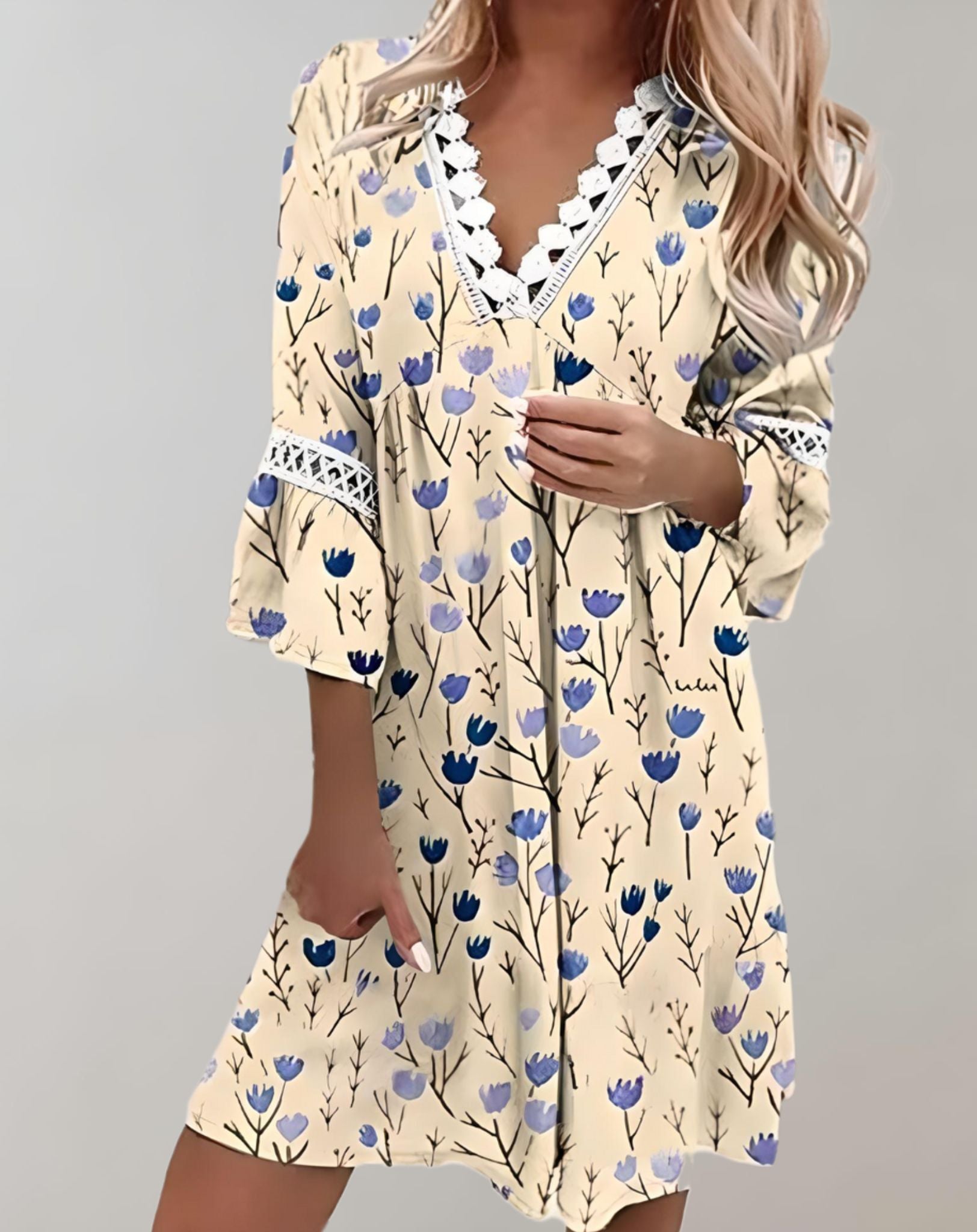 Sophie - Minikleid mit tiefem V Ausschnitt weiten langen Ärmeln und zufälligem Design Kleid